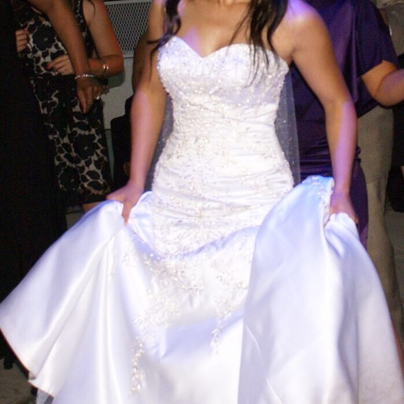 Wedding Dress - Picture 2 of 3